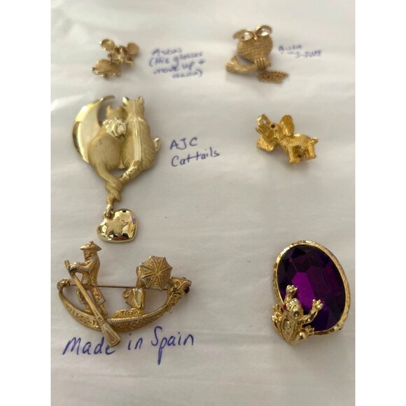 Bundle of 12 Vintage Animal And Miscellaneous Brooches/Pins - Picture 3 of 13